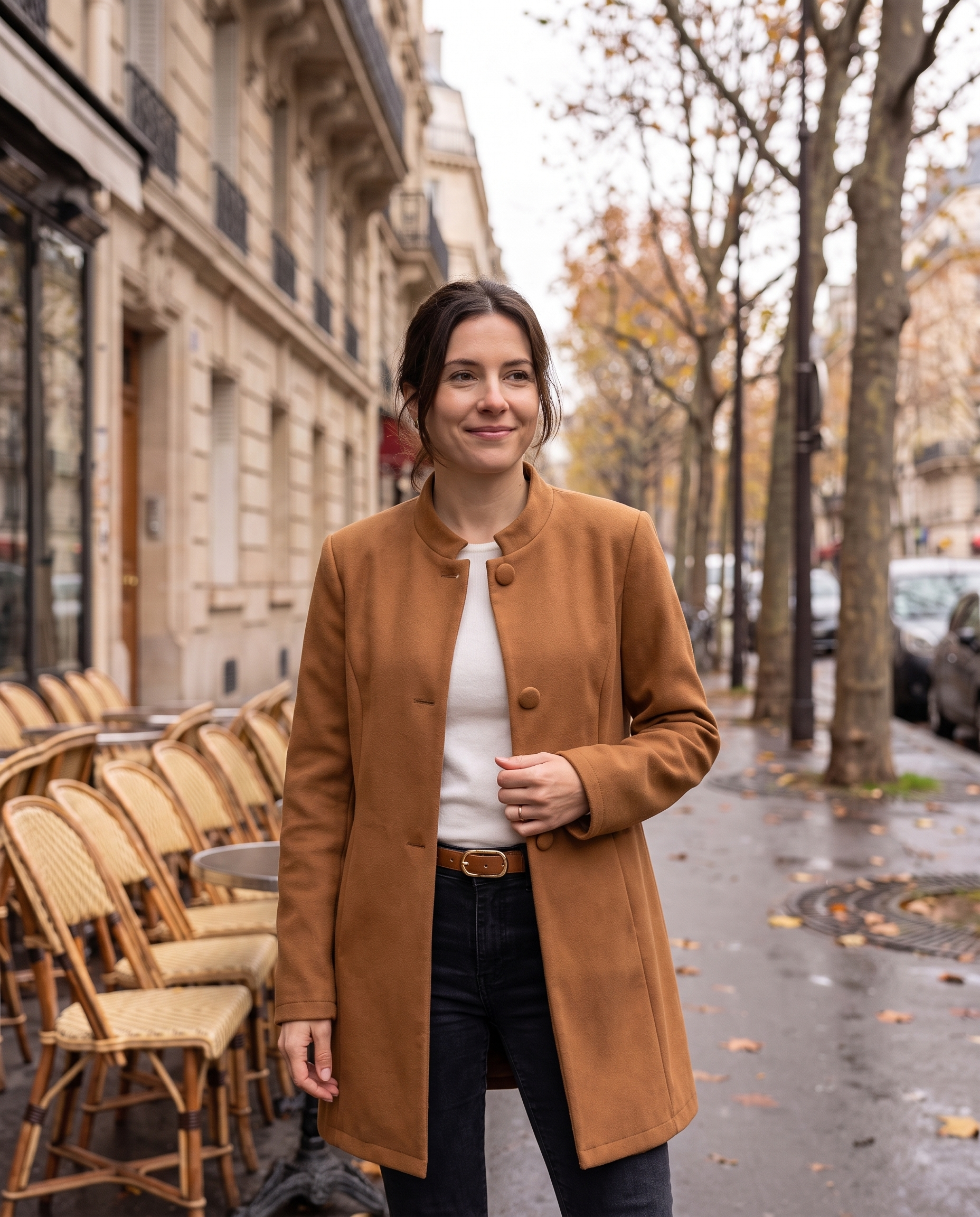 Manteau col officier Juliette — porté, coloris Camel