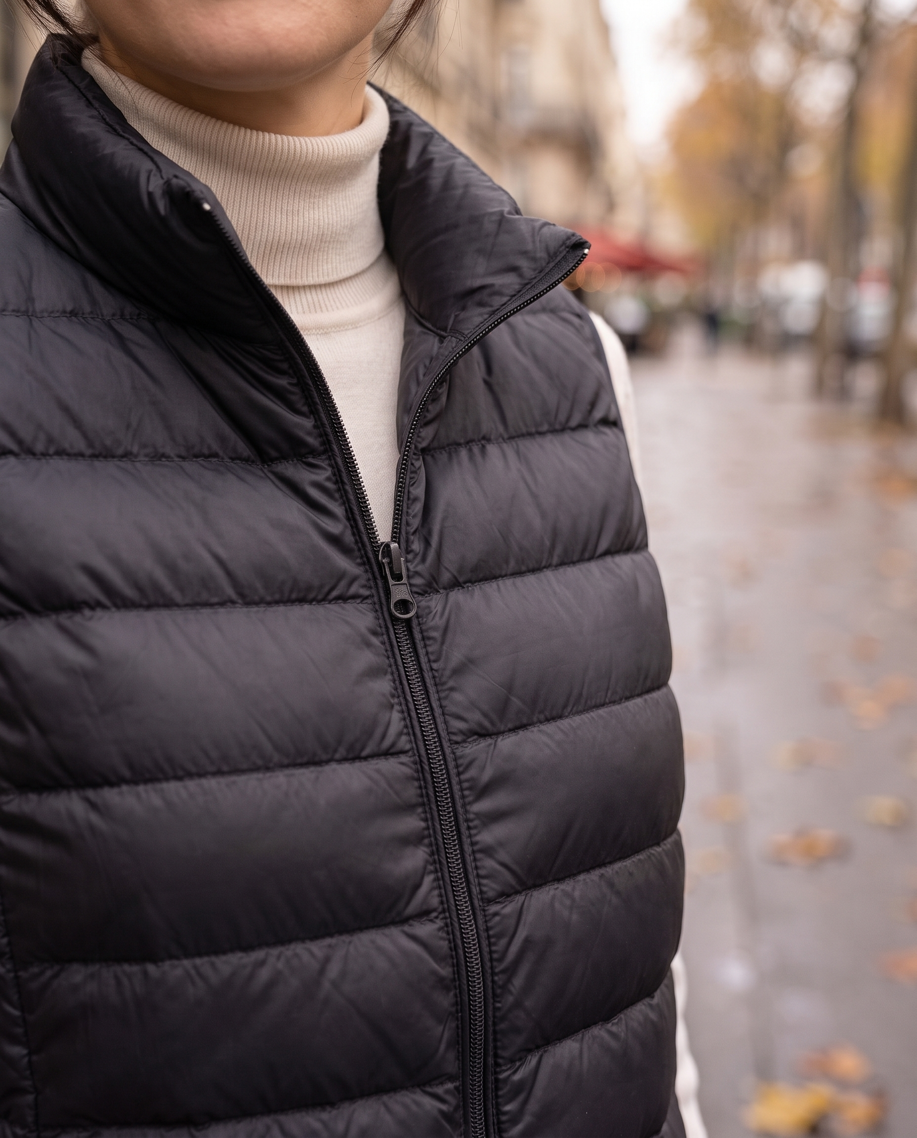 Doudoune sans manches ultra-légère Camille — détail matelassage et fermeture zippée